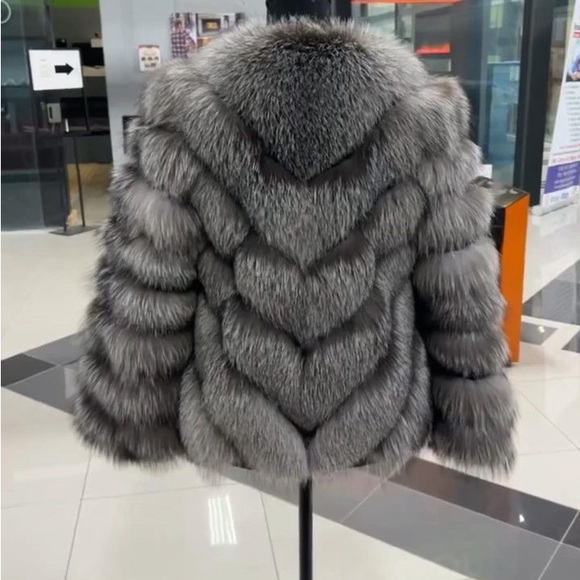Silver fox fur coat - Picture 2 of 3